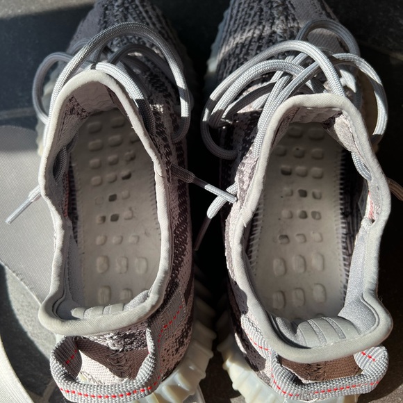 YEEZY BOOST 350 Beluga 2.0 - Picture 6 of 11